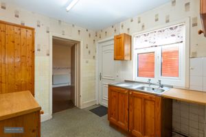 Kitchen- click for photo gallery